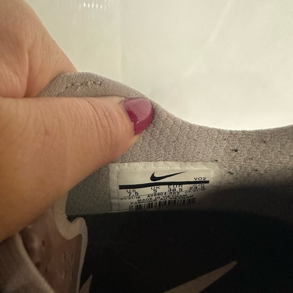 Nike Metcon Women's Gray Training Shoes - Picture 5 of 5